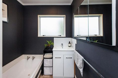 Photo of property in 3 Delta Place, Milson, Palmerston North, 4414