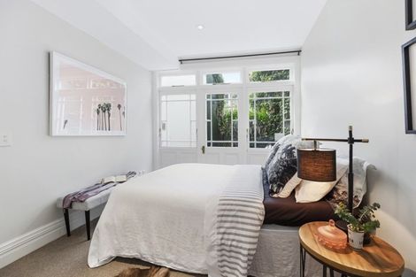 Photo of property in 2/246 The Terrace, Wellington Central, Wellington, 6011