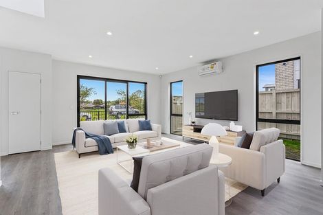 Photo of property in 16 Riria Crescent, Takanini, 2112