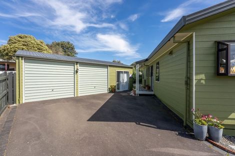 Photo of property in 88 Queens Road, Waikanae Beach, Waikanae, 5036