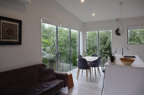 Photo of property in 73 Warman Road, Okura, Auckland, 0792