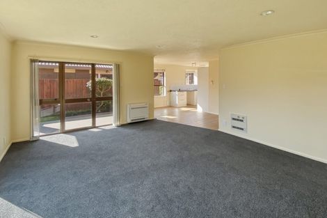 Photo of property in 1/58a Daniels Road, Redwood, Christchurch, 8051