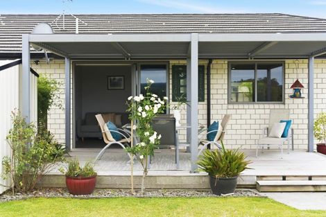 Photo of property in Waterview Estate, 28/4 Greystone Place, Omokoroa, 3114