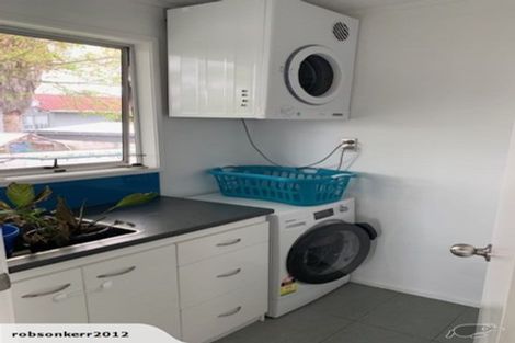 Photo of property in 31 Blanche Way, Half Moon Bay, Auckland, 2012