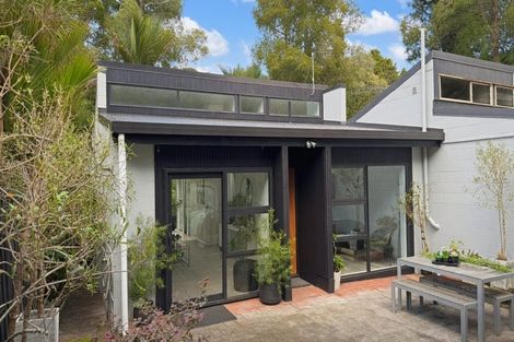 Photo of property in 1/9a Wyvern Place, Glenfield, Auckland, 0629