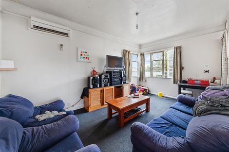 Photo of property in 112 Peverel Street, Riccarton, Christchurch, 8041