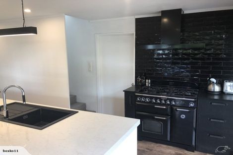 Photo of property in 7 Holly Court, Kelvin Heights, Queenstown, 9300