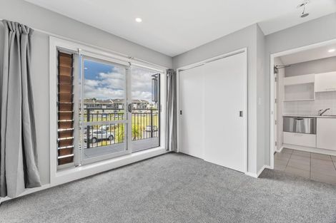 Photo of property in 10a/71 Spencer Road, Oteha, Auckland, 0632