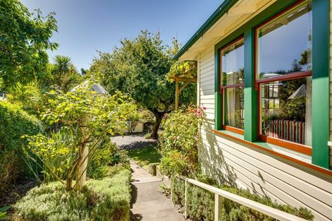 Photo of property in 19 Cameron Road, Bluff Hill, Napier, 4110