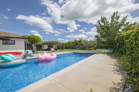 Photo of property in 210 Oraha Road, Kumeu, 0892