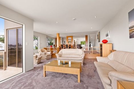 Photo of property in 2/31 Princes Street, Northcote Point, Auckland, 0627