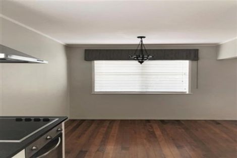 Photo of property in 30 Convair Crescent, Mangere, Auckland, 2022