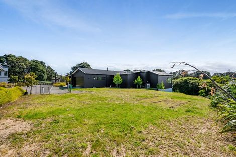 Photo of property in 10 Kakariki Lane, Waiwhakaiho, New Plymouth, 4312
