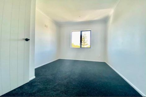 Photo of property in 547 Massey Road, Mangere, Auckland, 2022
