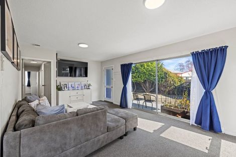 Photo of property in 21 Besant Place, Avondale, Christchurch, 8061