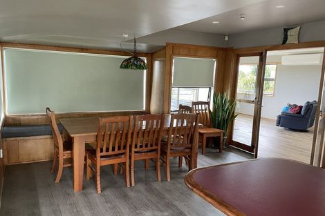 Photo of property in 166 Carlisle Road, Northcross, Auckland, 0632