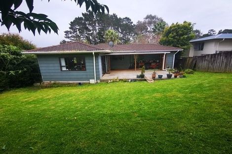 Photo of property in 28 Claverdon Drive, Massey, Auckland, 0614