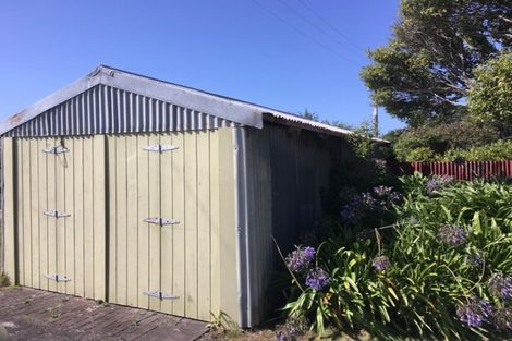 Photo of property in 96 Domett Street, Waitara, 4320