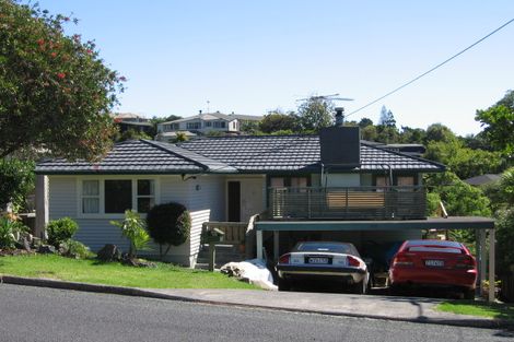 Photo of property in 86 Castor Bay Road, Castor Bay, Auckland, 0620
