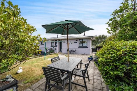 Photo of property in 16 Tomkins Street, Green Island, Dunedin, 9018