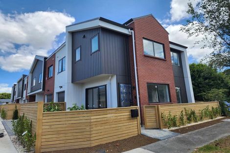 Photo of property in 1/32 Yeovil Road, Te Atatu Peninsula, Auckland, 0610