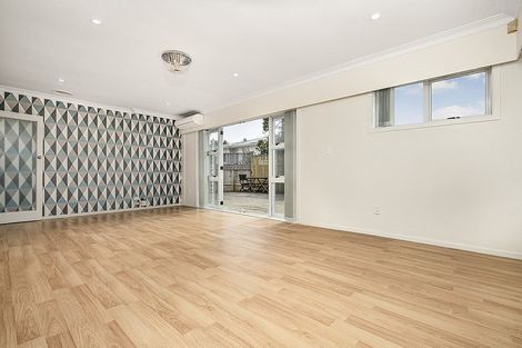 Photo of property in 4 Lincoln Road, Manurewa East, Auckland, 2102