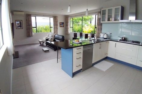 Photo of property in 17 Zara Court, Windsor Park, Auckland, 0632