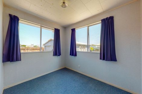 Photo of property in 6 Miller Place, Ngatea, 3503