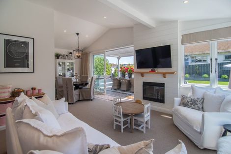 Photo of property in 74 Le Cren Street, Seaview, Timaru, 7910