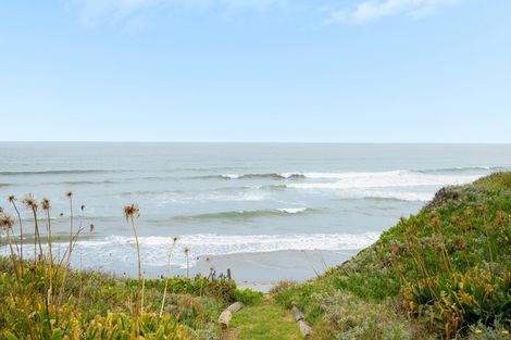 Photo of property in 115 Pukehina Parade, Pukehina, 3189