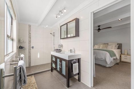 Photo of property in 52 The Circle, Manly, Whangaparaoa, 0930