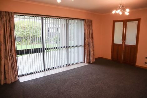 Photo of property in 11 Amdale Avenue, Broomfield, Christchurch, 8042