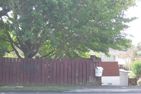 Photo of property in 2/303a Great North Road, Henderson, Auckland, 0612