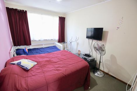 Photo of property in 17 Paul Crescent, Fairfield, Hamilton, 3214