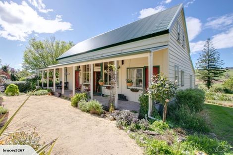 Photo of property in 2269 State Highway 2, Te Hauke, Hastings, 4178