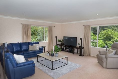 Photo of property in 30 Duval Grove, Tawa, Wellington, 5028