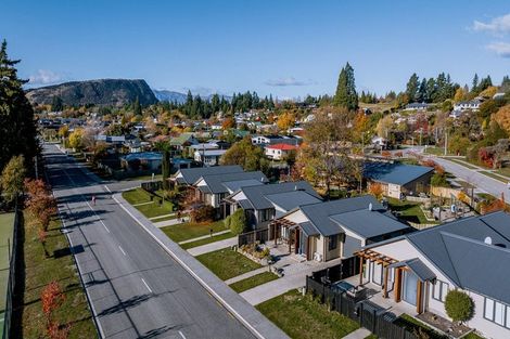 Photo of property in 206 Warren Street, Wanaka, 9305