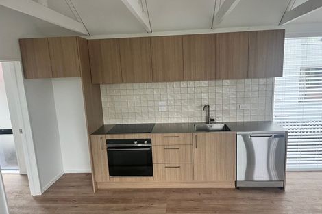 Photo of property in 3/7 Grove Road, Addington, Christchurch, 8024