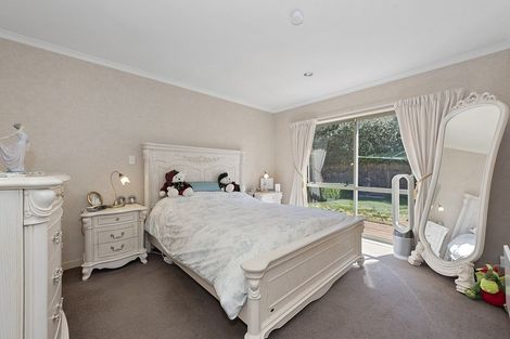 Photo of property in 18 Nielsen Gardens, Rototuna, Hamilton, 3210