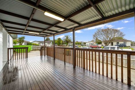 Photo of property in 16 Neems Place, Manurewa, Auckland, 2102
