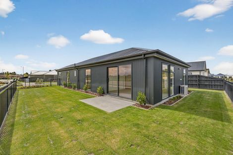 Photo of property in 49 Ruataniwha Avenue, Rangiora, 7400