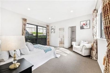 Photo of property in 32 The Enclave, Totara Heights, Auckland, 2105