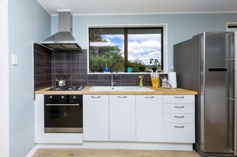 Photo of property in 11 Roband Crescent, Brown Owl, Upper Hutt, 5018