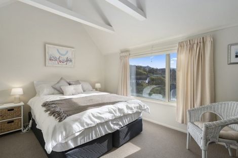 Photo of property in The Triangle, 4/33 Halswater Drive, Churton Park, Wellington, 6037