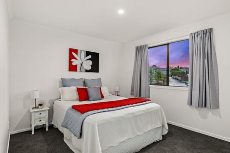 Photo of property in 6 Patrice Place, Massey, Auckland, 0614