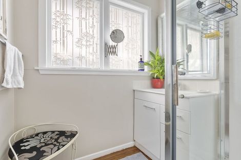 Photo of property in 6 Omata Road, Westown, New Plymouth, 4310