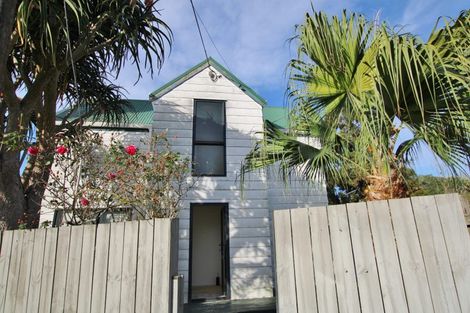 Photo of property in 23/24 Beswick Place, Birkdale, Auckland, 0626