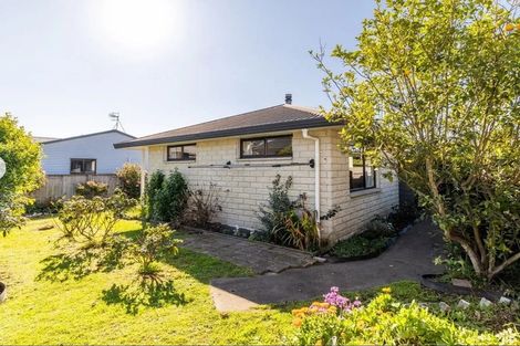 Photo of property in 2/8 Duart Road, Havelock North, 4130