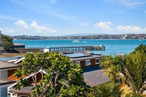 Photo of property in 3 Cambridge Terrace, Devonport, Auckland, 0624