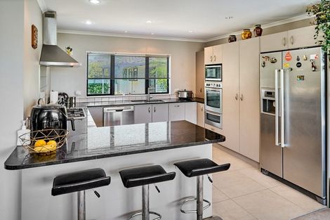 Photo of property in 21 View Road, Titahi Bay, Porirua, 5022